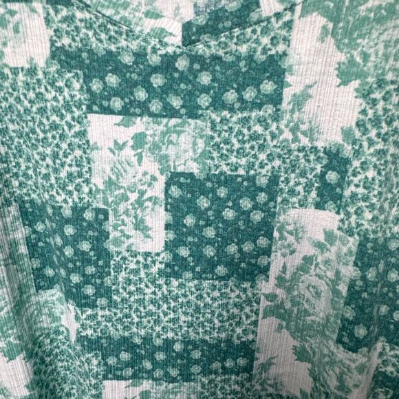 LC Lauren Conrad Green White Patchwork Print Bubble Sleeve Top Size Large - Picture 2 of 4